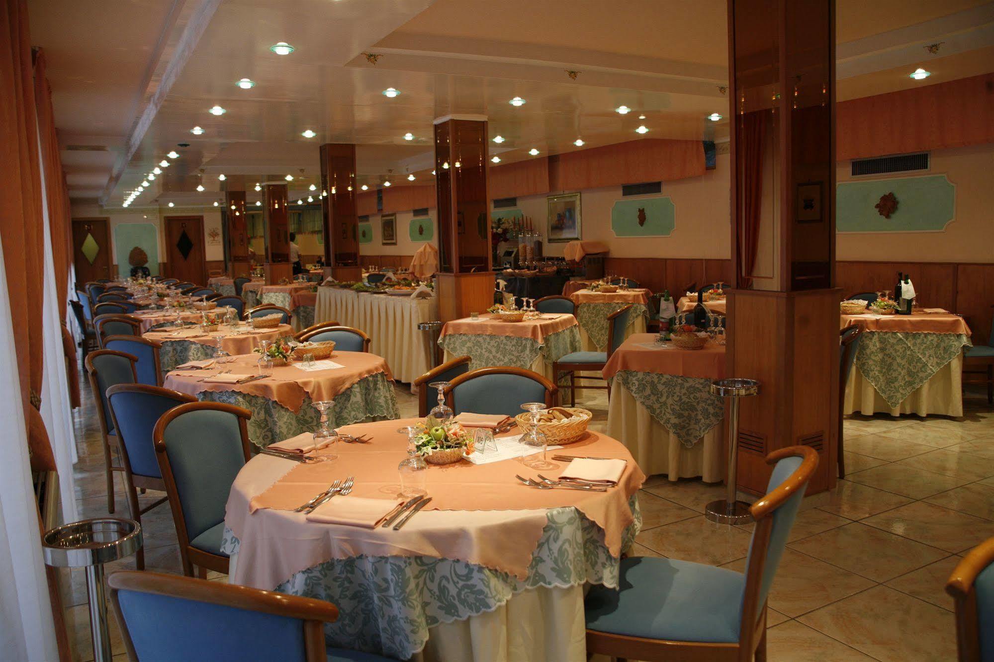 Marina Di Casal Velino Hotel Leucosya מראה חיצוני תמונה